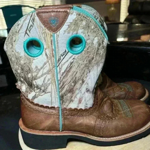 Ariat “Fat Baby” Mid calf cowboy boots; women’s size: 7.5B, mid calf; round toe - Picture 5 of 10